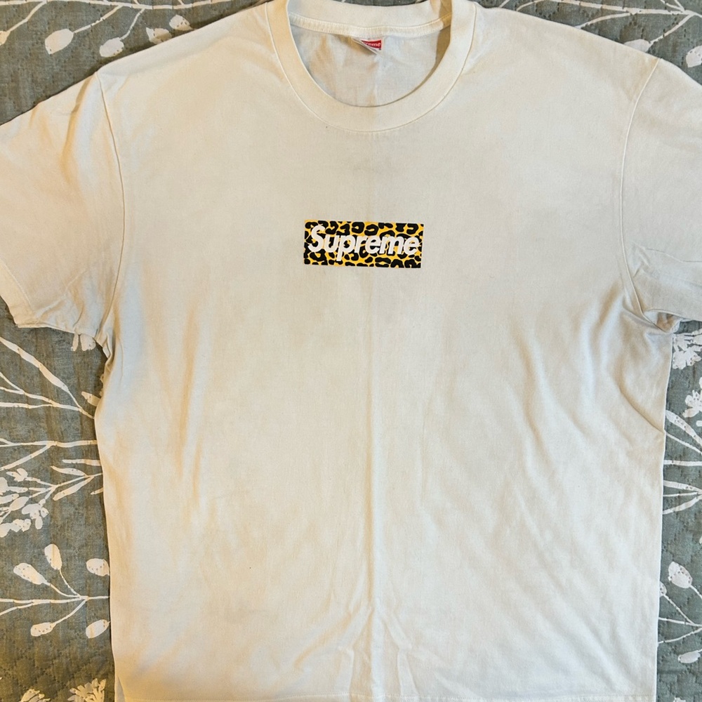 Supreme White Tee with Iconic Leopard Print Box Logo EUC!!! GREAT DEAL!!!